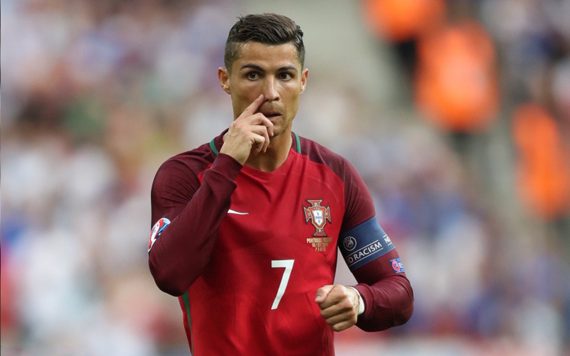 -巴西马术队在巴黎奥运会三项赛团体决赛中获得银牌,展现出色表现。